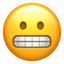 gezicht met grimas Emoji (Apple)